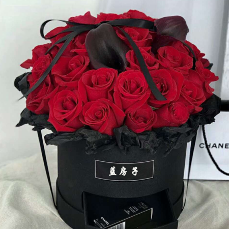 花名：韩版抱抱桶——33枝精品红玫瑰